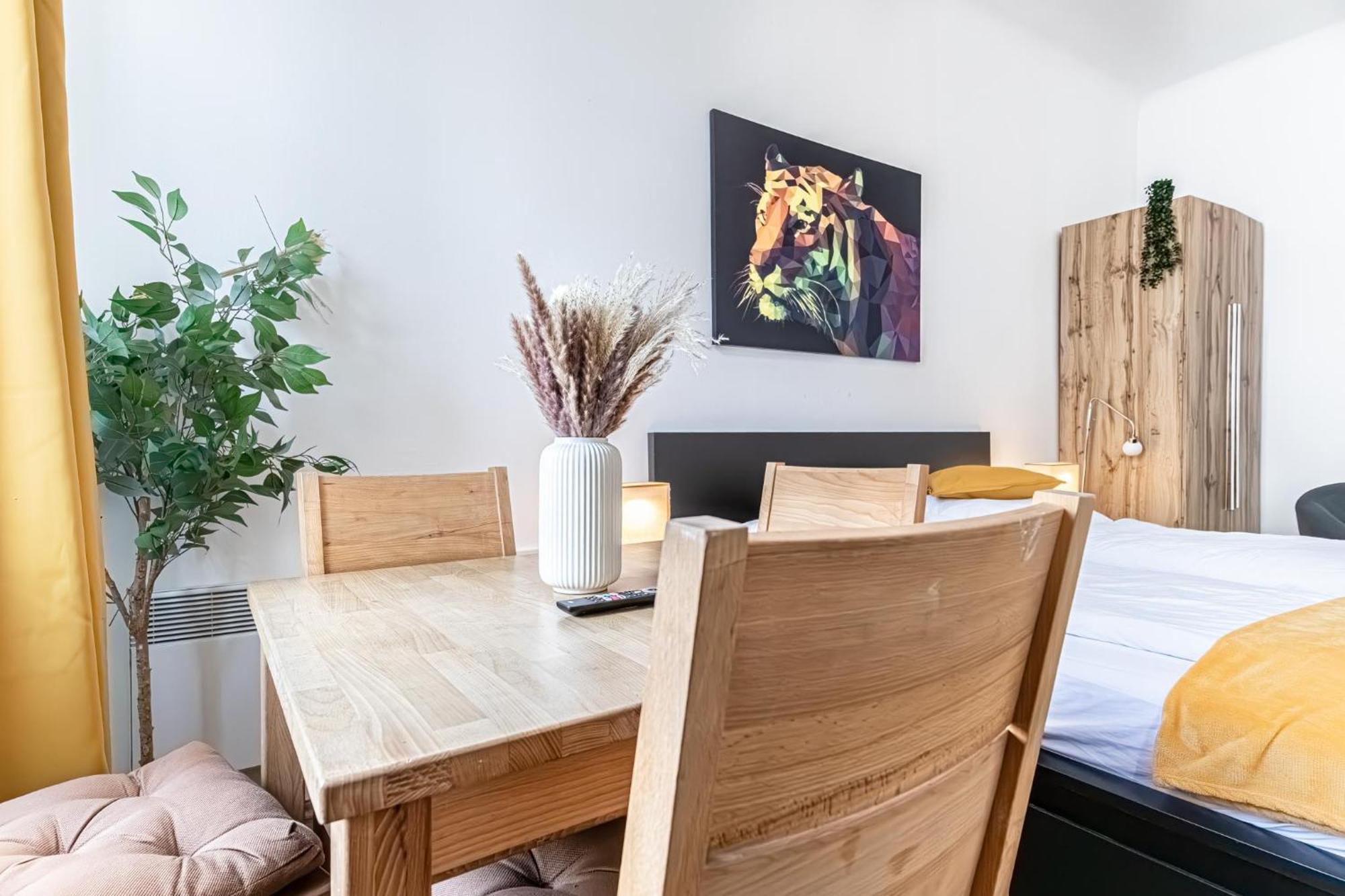 Explore Vienna: 1Br Retreat Near Westbahnhof Exterior photo